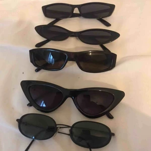  - Coola glasögon i 90-tals stil!!!!!   Köp 1 par för 30 kr st  Köp 2 par för 50 kr  Köp alla för 120 kr 🌞🌞🌞🌞🌞🌞🌞  Frakt ca 10-20 kr 🤠