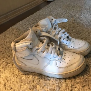  - Äkta skor från Nike , storlek 37,5 