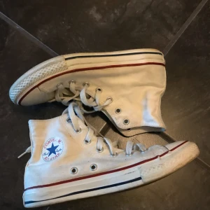  - Lite utsuddat märke men annars fina!!!