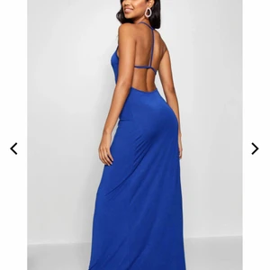  - Fin lång/fest/sommar/balklänning  Blå som första bilden visar