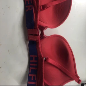  - Tommy hilfiger bh storlek 75b