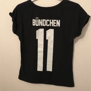  - Dead legacy t shirt storlek large från raglady 