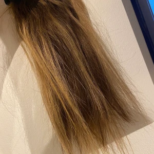 LÖSHÅR  - Om du är tunnhårig och känner att du behöver fylla upp de me löshår bör du använda denna skonsamma metod... löshår med klipps 