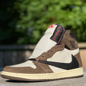 WTS Travis AJ1 - WTS Travis Scott Air Jordan 1 Cactus Jack size: 42.5 EU Cond: 9/10 bin: 14000
