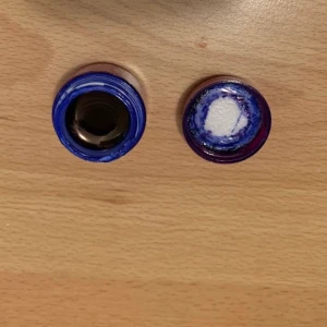 Gellack - Base one - Gellack i en mörkblå färg.