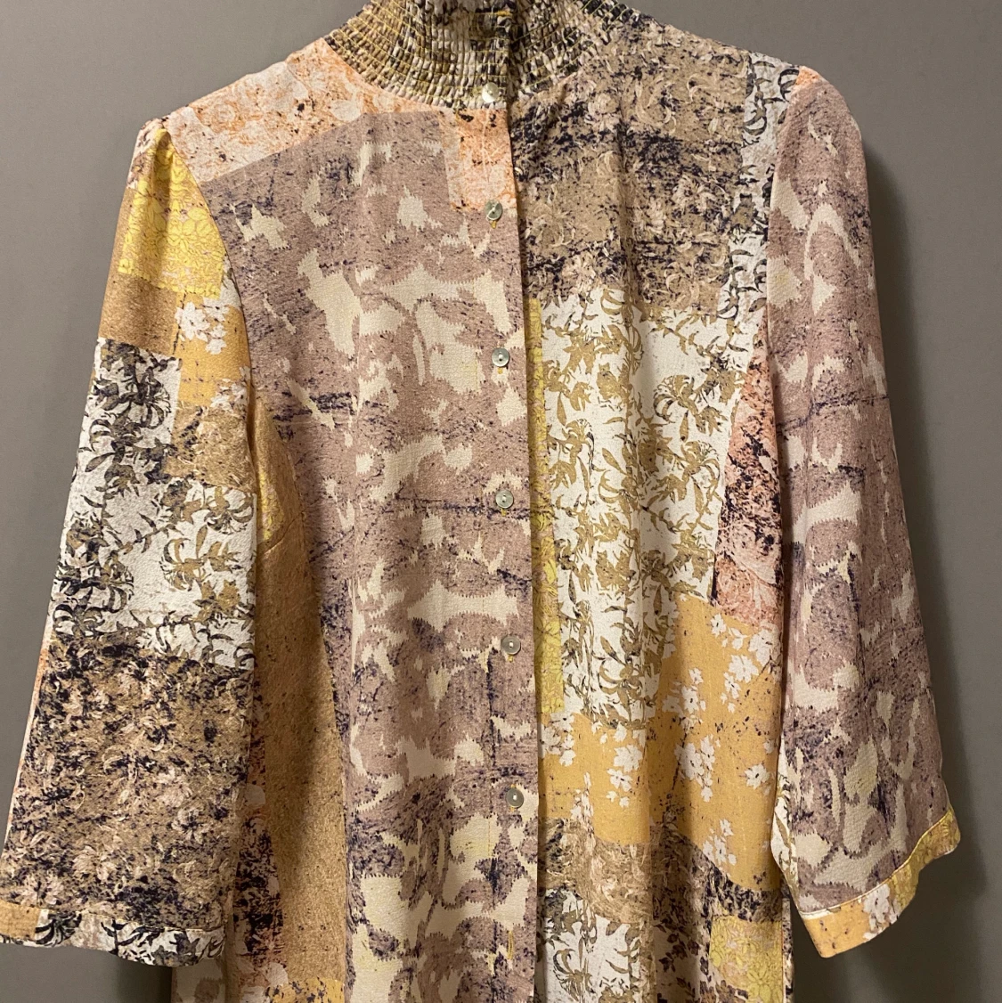 Mönstrad blus/skjorta