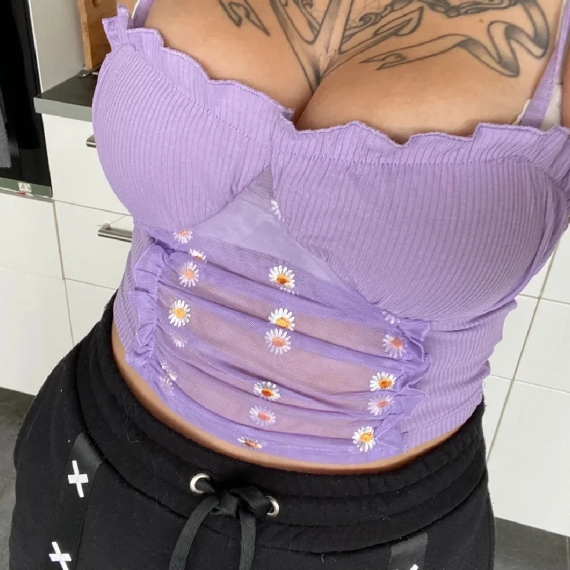 Y2K top med mesh!! 🥀🕷️