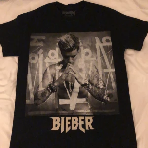 PURPOSE TOUR t-shirt strl S - PURPOSE TOUR t-shirt från konsert år 2016, ord pris. 300kr säljer den för 120kr (ej inkl frakt) strl S