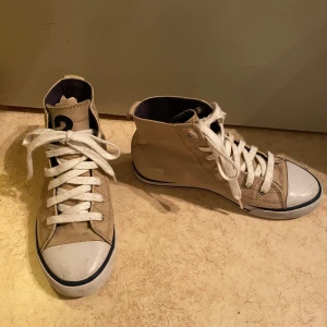 Skor - Grå/beige storlek 40-43 