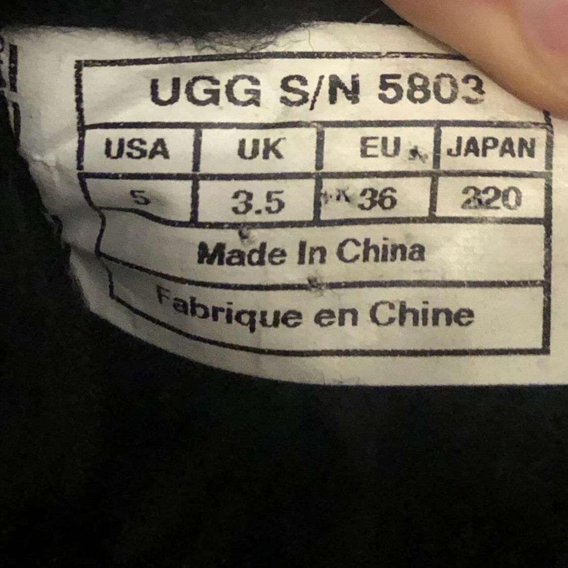 UGGS, bailey button - 91