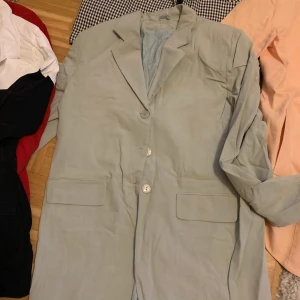 Begagnade äldre ”kavajer” - Mormors gamla fina hela men använda 