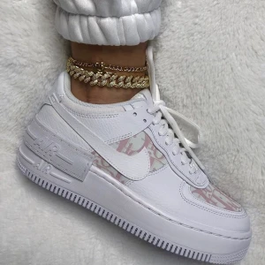 Fotlänk  - Säljer denna fotlänken, endast den stora länken som ingår