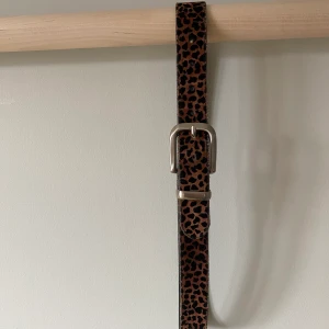 Snyggt skärp - Köpt second hand och knappt använd! 