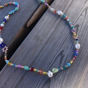 Handgjorda smycken  - Hej, nu är vi äntligen tillbaka. Det har hänt mycket privat och det är framförallt anledningen till varför inte har varit lika mycket aktiva som förr. Men nu är vi i alla fall tillbaka och vi tänker oss en ny kollektion till vintern. Därför lägger vi upp några exemplar som vi har tillverkat. ❤️