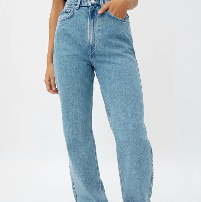 As snygga weekday jeans med perfekt passform. (Jag är 1,69 och dom sitter väldigt bra på mig) ord pris: 500kr. Jeans & Byxor.