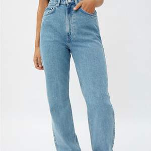 As snygga weekday jeans med perfekt passform. (Jag är 1,69 och dom sitter väldigt bra på mig) ord pris: 500kr