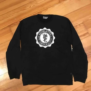  - Crewneck i svart