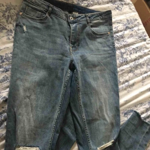  - Byxor från h&m, säljes för 100kr inkl frakt. Kan även mötas upp i gbg:)