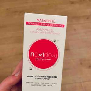 MASK&PEEL - från ”noxidoxi”  Kan antingen användas som mask som appliceras och sitter i 3min, alternativt som peeling som masseras in i huden.  Nypris £18 Kostar 100kr, oöppnad.