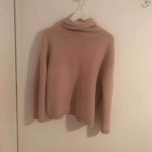 #Nude Pink sweater i storlek M 🌸