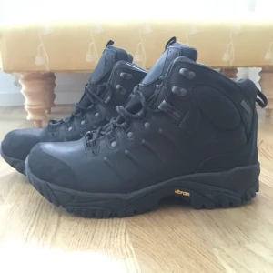  - Goretexkängor från Haglöfs i väldigt bra skick, knappt använda. Kan mötas upp i Uppsala eller Stockholm, annars står köparen för frakt. :) 