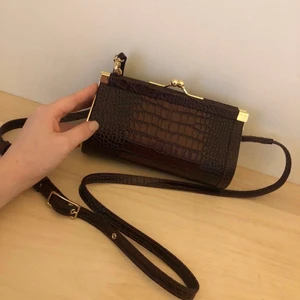 Erdem x H&M  - väska från samarbetet mellan märket Erdem och H&M. Inköpt vid release för 999kr. Som ny! 