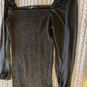 Off shoulder klänning  - L