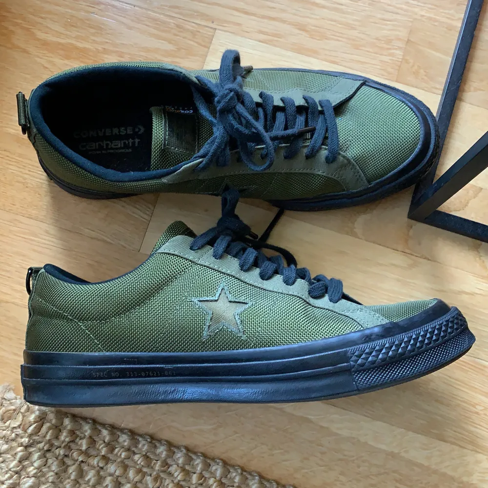 I’m selling a pair of One Star Carhartt WIP edition, size 41,5.  They are in really good condition, I’ve only worn them a few times as they are a bit too small for me.. Skor.