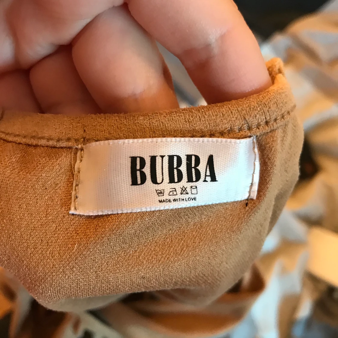 Beiget linne med öpen rygg - 91