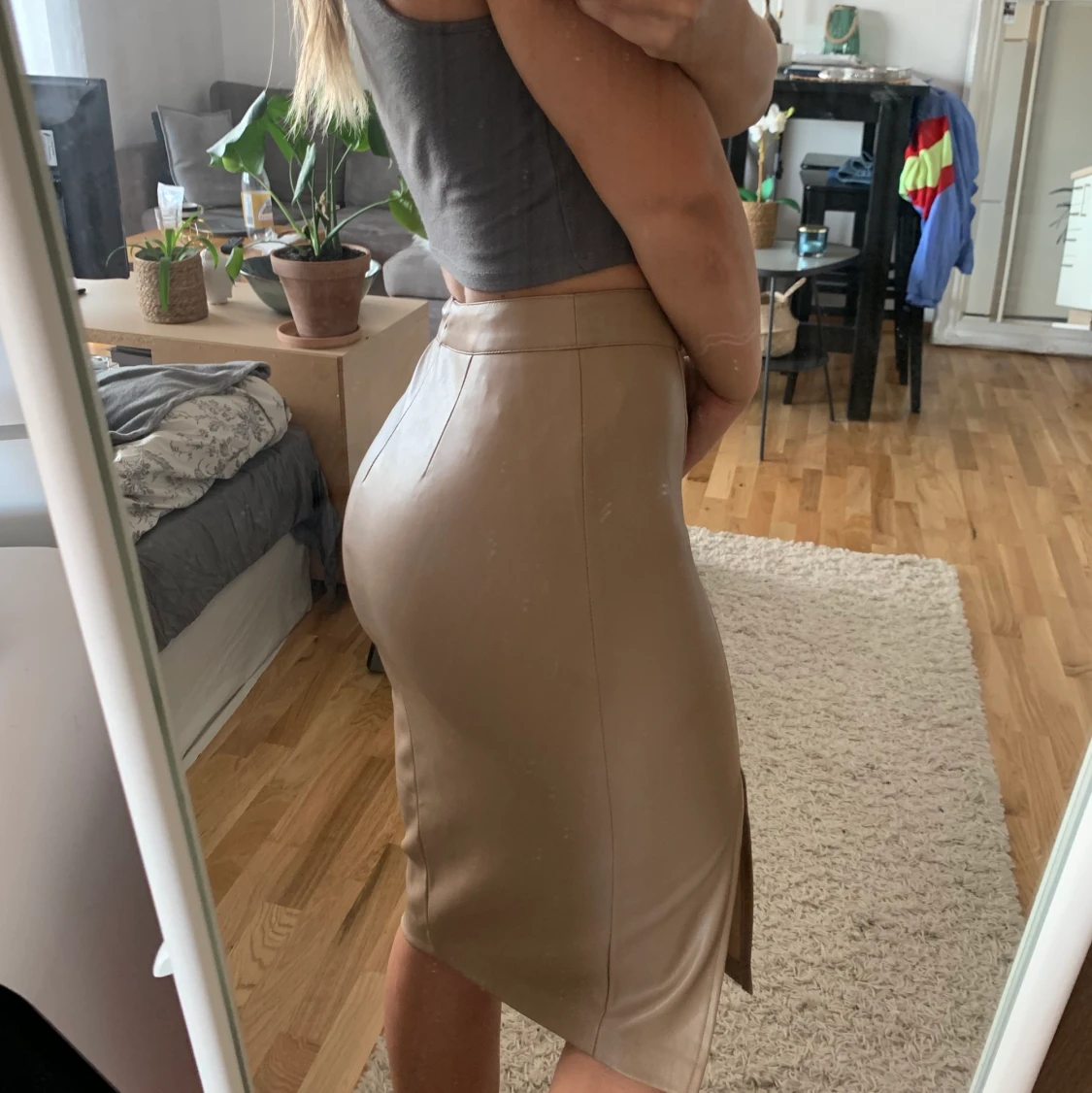 Läderkjol med slits - 90