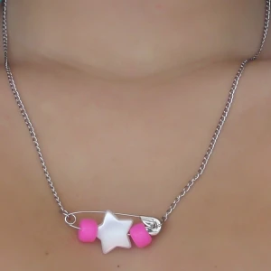 Halsband😘❤️ - Säljer detta halsband som jag gjort själv🙌⚡️✨🧚‍♀️ frakt tillkommer⚡️