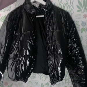 Jacka - Säljer för 299kr i storlek S