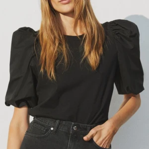 Topp med ballongärm XS - Oanvänd superfin topp från HM i storlek XS. 