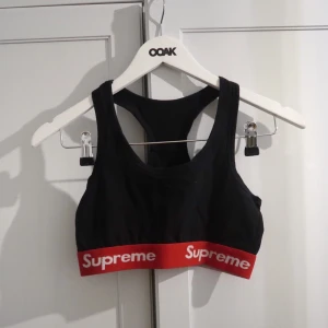 Supreme Topp - En fake Supreme topp/bh topp! 
