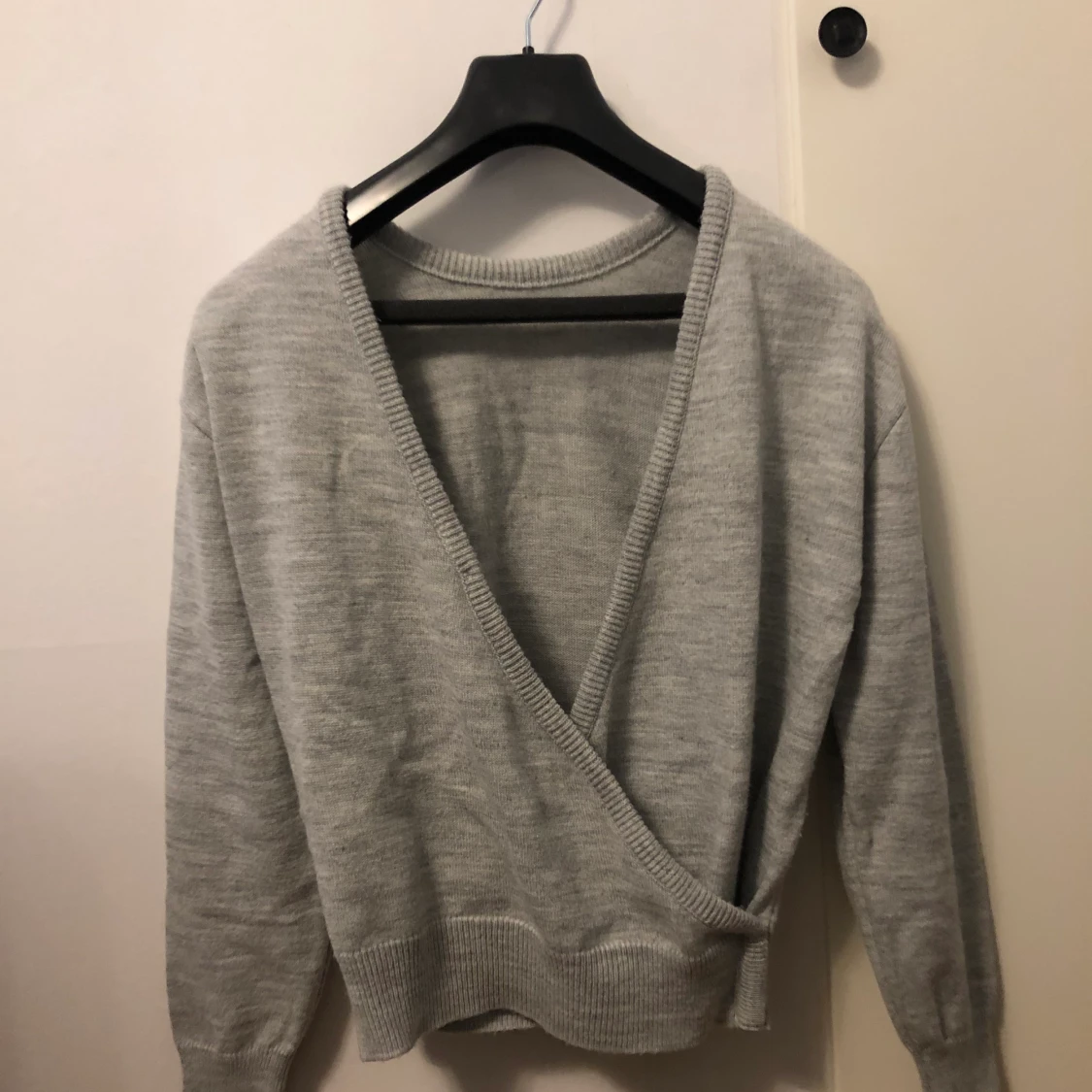 grå stickad tröja - 90