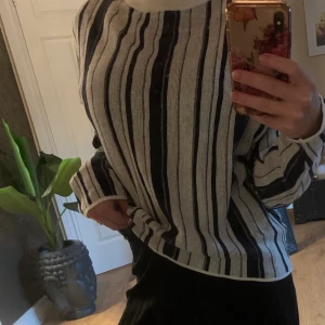 Stickad tröja - Tröja från Carin Wester, storlek s. 