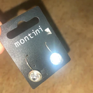 3 jätte fina oanvända örhängen  - Köpt från guldfynd, helt oanvänd 