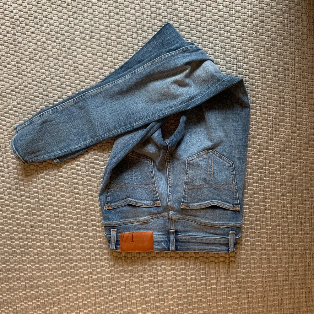 Lågmidjade Tiger of sweden Jeans storlek 28/30 (midja/längd) riktigt snygga och knappt använda. Jeans & Byxor.