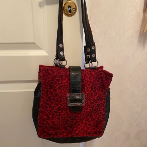 Cool väska  - Frakt: 66kr💞