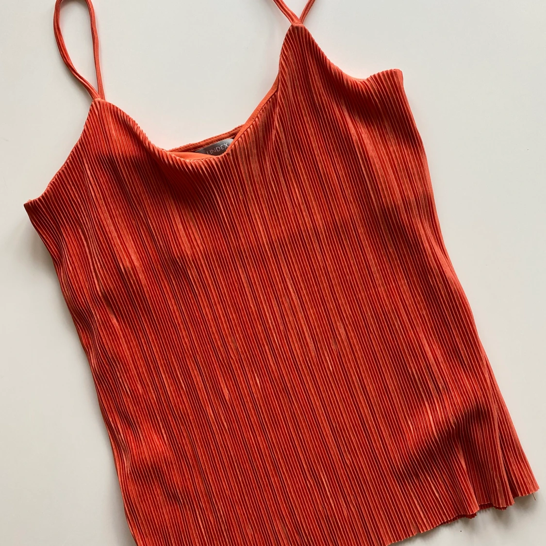 Plisserat oranget linne  - 90