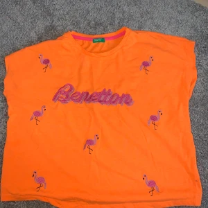 Tröja från Zalando✨med flamingos på! - En fin sommar tröja i storlek (146)✌🏼använd typ 2 gånger✅ (frakt  10kr)