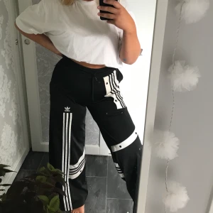 Adidas trackpants - Frakt tillkommer