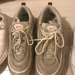 Nike - Inga skador kan tvättas före upphämtning,frakten ingår! 