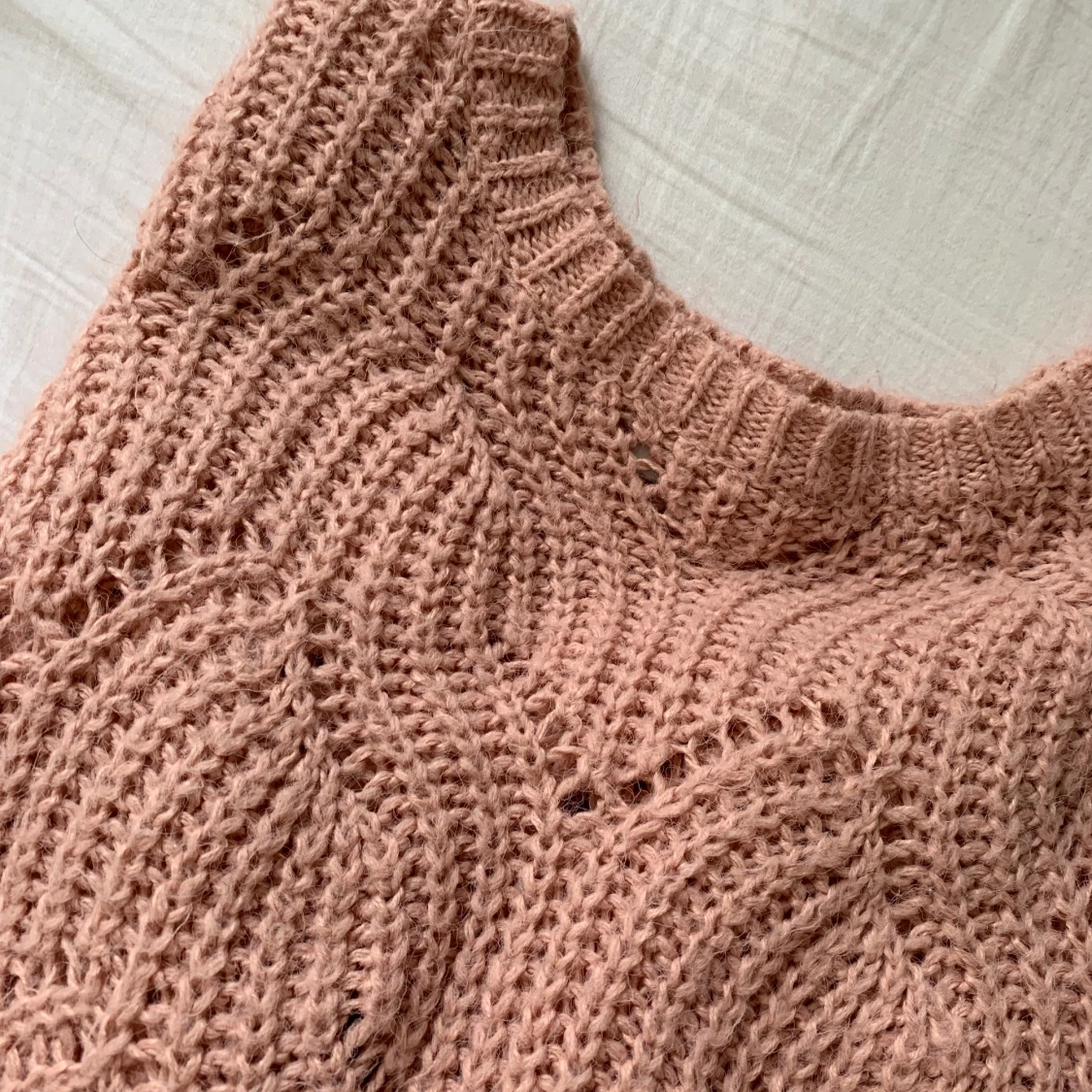 Gullig stickad tröja