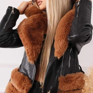 Helt ny jacka  - Snygg jacka helt nytt och oanvänd 