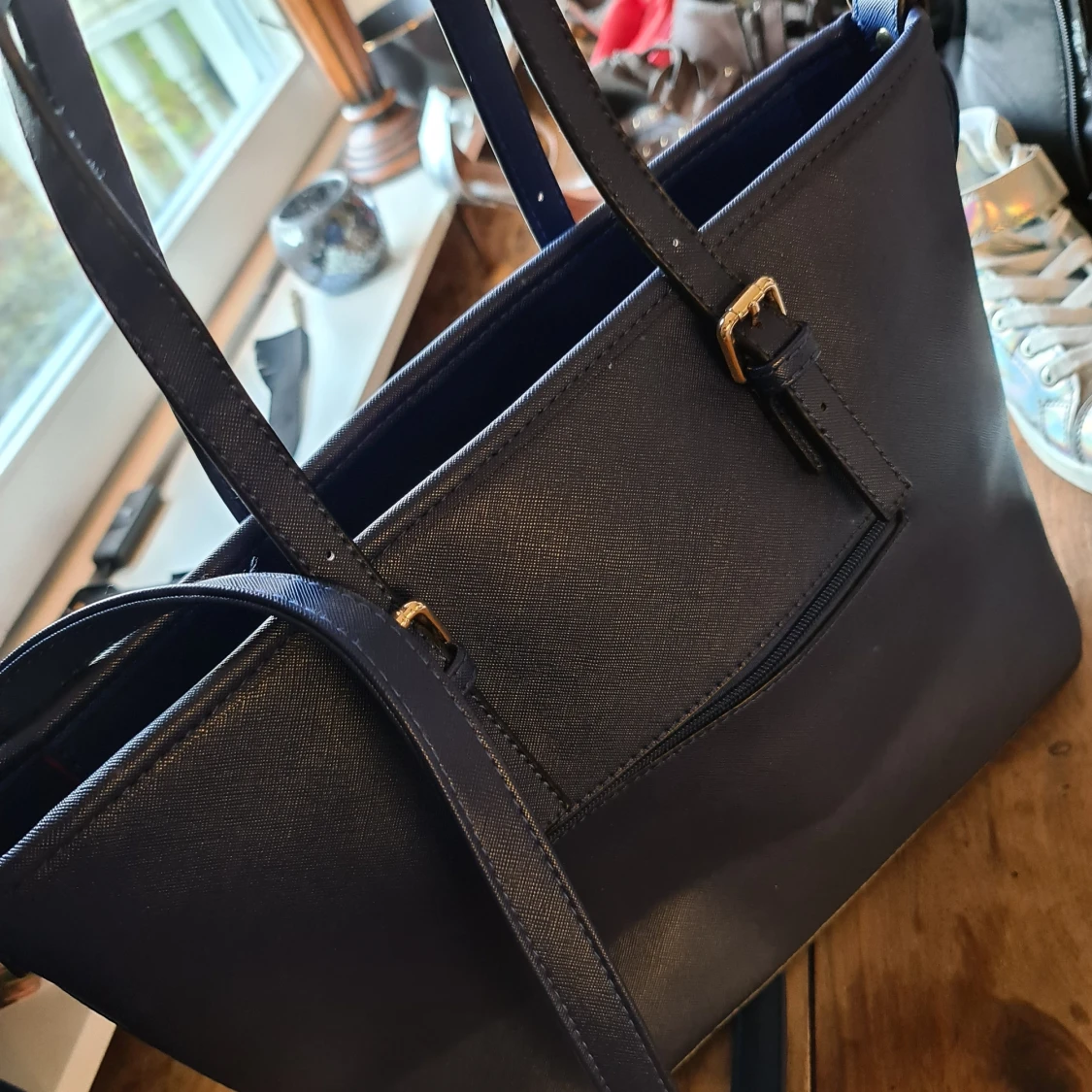 Blå skinnväska (imitation) anv 1 gång. Fint skick!!! - 90