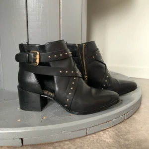 IvyRevel boots - Svarta boots. Strl 37. SOM NYA! 