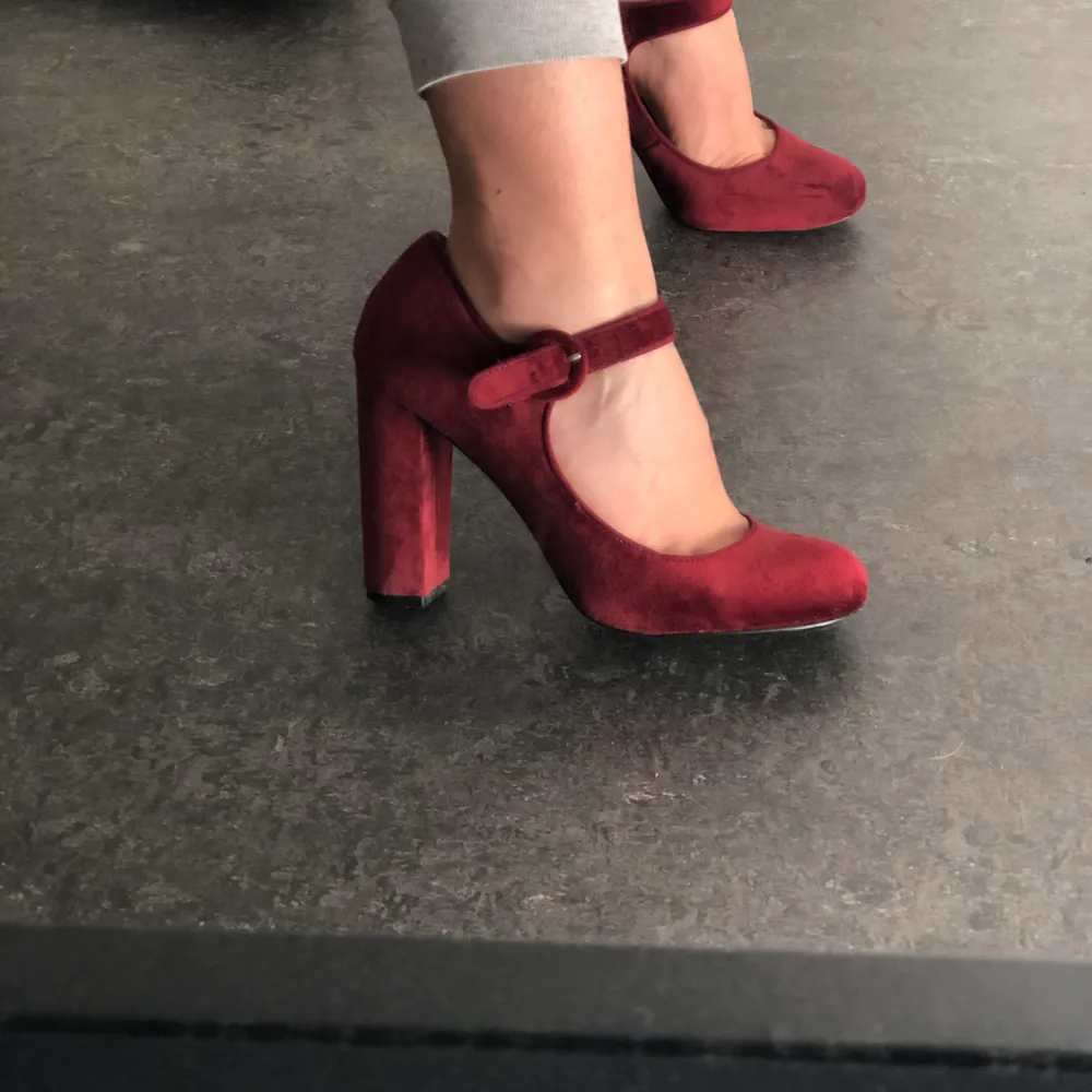 Red heels, Used once as new 💫⭐️. Skor.