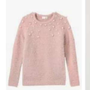 Tröja - Mysig tröja med pärlor köpt för 239kr men säljer för 70kr kan dock diskutera  priset, för frågor är de bara att kontakta!♡