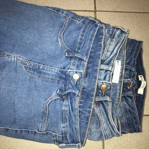 2 par Ginatricot jeans och H&M alla i storlek S